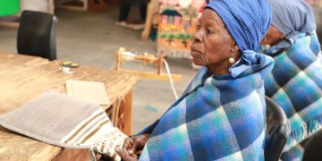 DISTINGUISHED CRAFTS LADY