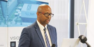 TAX DRIVE GAINS, BURS narrows Q3 shortfall